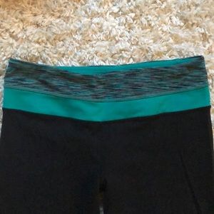 Lululemon teal/black reversible wide leg pants